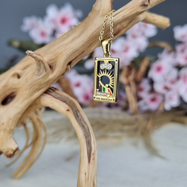 Tarot Anhänger der Magier in Gold und Farbe